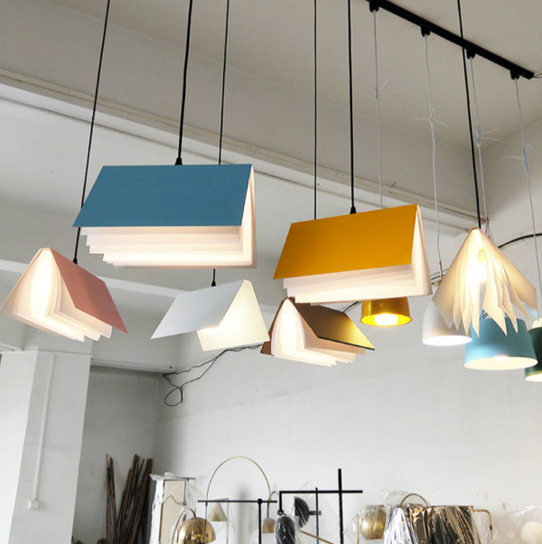 stylowa-lampa-wiszaca-ksiazka-zolta55428eca79d940e98e36de3d86ee5db2.png Stylowa lampa wisząca - książka, żółta